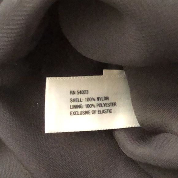 GAP Silver Sequin Fully Lined Skirt With Side Zipper Size 8 NWT - Picture 5 of 10